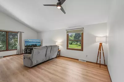 S29W29947 S Bethesda Cir, Genesee, WI 53188 - Photo 13