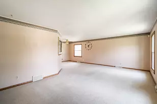 12600 W Wilbur Dr, New Berlin, WI 53151 - Photo 3