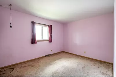 12600 W Wilbur Dr, New Berlin, WI 53151 - Photo 19