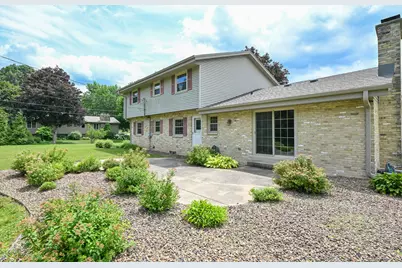 18440  Bristol Ln, Brookfield, WI 53045 - Photo 31