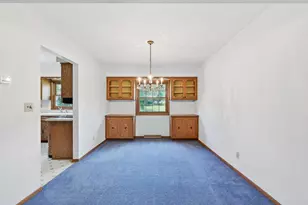 18440 Bristol Ln, Brookfield, WI 53045 - Photo 7