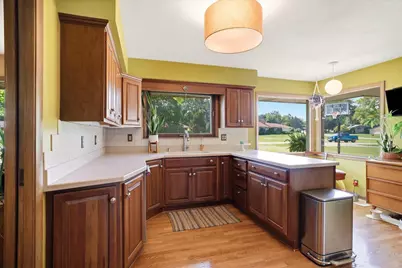 3280  San Marcos Dr, Brookfield, WI 53005 - Photo 15