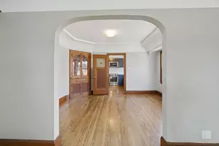 3812 E Carpenter Ave, Cudahy, WI 53110 - Photo 7
