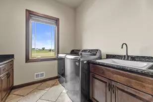 W187S10596 Kelsey Dr, Muskego, WI 53150 - Photo 31