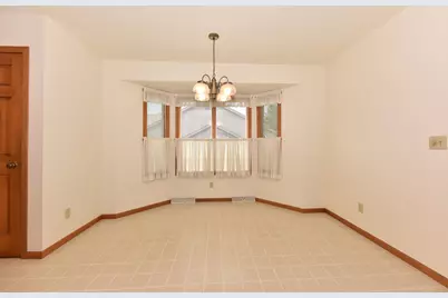 1322  Hidden Fields Dr, West Bend, WI 53095 - Photo 9