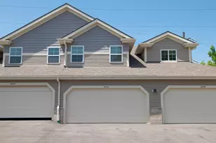2748 Hidden Dr, Saint Francis, WI 53235 - Photo 29