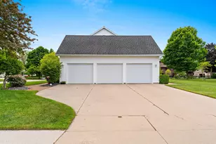 3208 Barkwood Ln, Manitowoc, WI 54220 - Photo 63