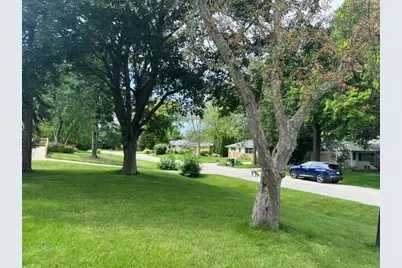5131 W Willow Rd, Milwaukee, WI 53223 - Photo 3
