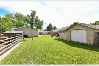 2526  Indian Trl, Racine, WI 53402 - Photo 3