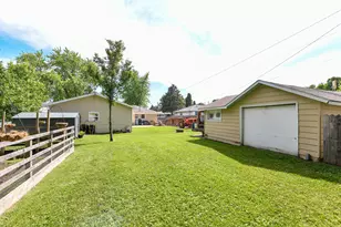 2526 Indian Trail, Racine, WI 53402 - Photo 3