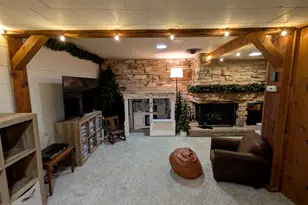W170N9325 Woodlawn Dr, Menomonee Falls, WI 53051 - Photo 19