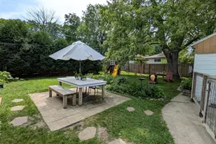 W170N9325 Woodlawn Dr, Menomonee Falls, WI 53051 - Photo 23