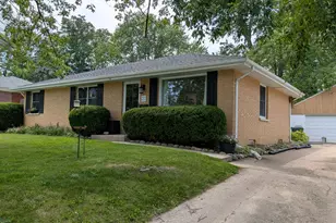 W170N9325 Woodlawn Dr, Menomonee Falls, WI 53051 - Photo 21