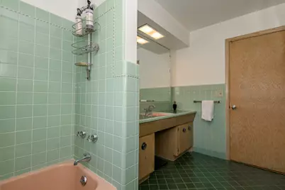 7642 W Honey Creek Pkwy, West Allis, WI 53219 - Photo 27