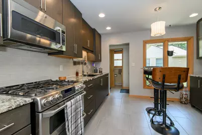 7642 W Honey Creek Pkwy, West Allis, WI 53219 - Photo 15