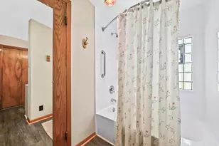11510 W Wisconsin Ave, Wauwatosa, WI 53226 - Photo 15