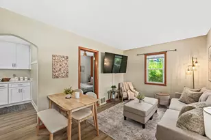 11510 W Wisconsin Ave, Wauwatosa, WI 53226 - Photo 5