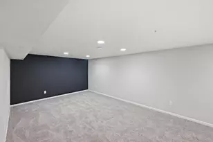 2792 S 58th St, Milwaukee, WI 53219 - Photo 11