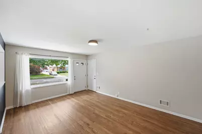 2792 S 58th St, Milwaukee, WI 53219 - Photo 9