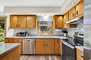W246N5876 Partridge Ct, Sussex, WI 53089 - Photo 9