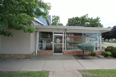 201 S Pine St, Burlington, WI 53105 - Photo 9