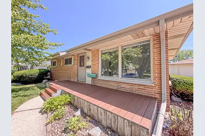 W152N8310  Elm Ln, Menomonee Falls, WI 53051 - Photo 3