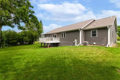 869  Spruce St, Hartford, WI 53027 - Photo 39