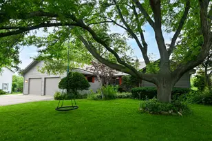 S20W27456 Fenway Dr, Waukesha, WI 53188 - Photo 33