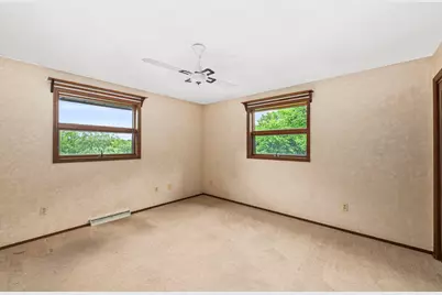 S20W27456  Fenway Dr, Waukesha, WI 53188 - Photo 9