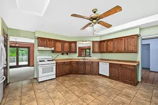 S20W27456 Fenway Dr, Waukesha, WI 53188 - Photo 17