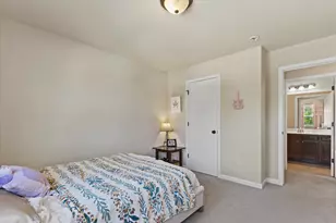 10055 S Chelsea Lee Rd, Oak Creek, WI 53154 - Photo 17