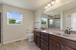 10055 S Chelsea Lee Rd, Oak Creek, WI 53154 - Photo 13