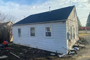 8621 N Granville Rd, Milwaukee, WI 53224 - Photo 9