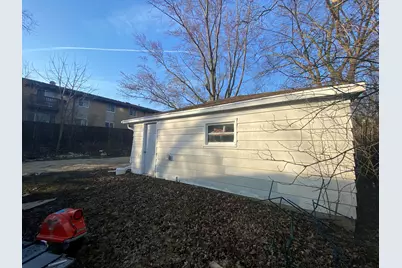 8621 N Granville Rd, Milwaukee, WI 53224 - Photo 11