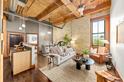 1818 N Water St #206, Milwaukee, WI 53202 - Photo 3