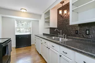 17701 W Rogers Dr, New Berlin, WI 53146 - Photo 5