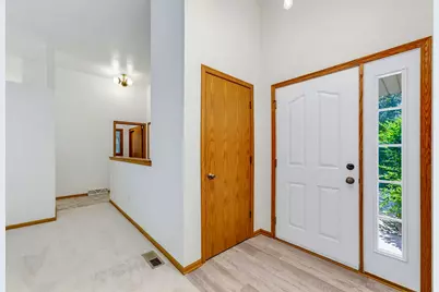 10063  64th Ave, Pleasant Prairie, WI 53158 - Photo 3