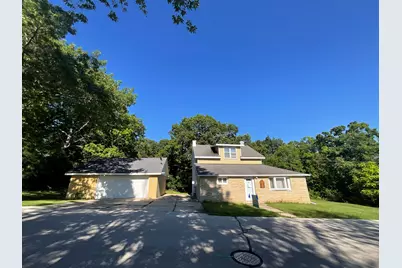 W297N2968  Oakwood Grove Rd, Delafield, WI 53072 - Photo 1