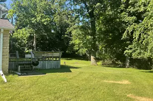 W297N2968 Oakwood Grove Rd, Delafield, WI 53072 - Photo 5