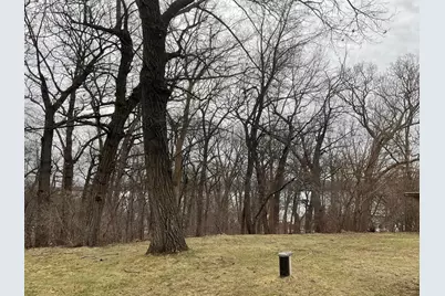 W297N2968  Oakwood Grove Rd, Delafield, WI 53072 - Photo 9
