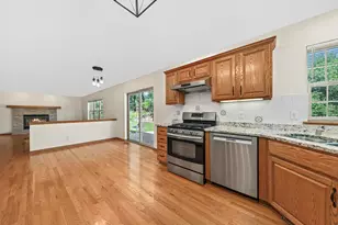 13575 W Foxwood Ct, New Berlin, WI 53151 - Photo 21