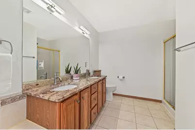 13575 W Foxwood Ct, New Berlin, WI 53151 - Photo 25