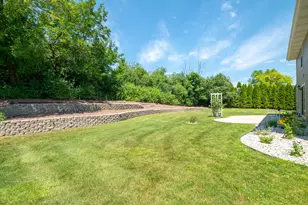 13575 W Foxwood Ct, New Berlin, WI 53151 - Photo 43