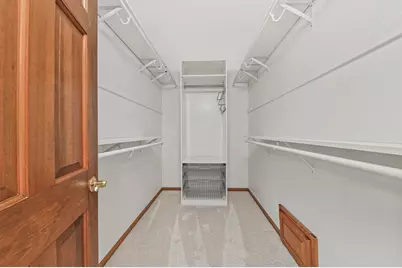 13575 W Foxwood Ct, New Berlin, WI 53151 - Photo 23