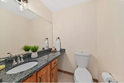 13575 W Foxwood Ct, New Berlin, WI 53151 - Photo 19