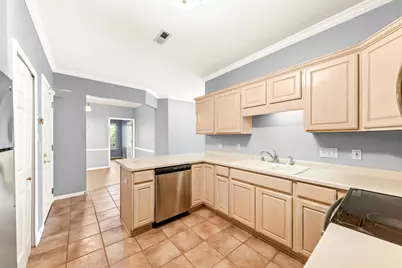 13060 W Bluemound Rd #201, Elm Grove, WI 53122 - Photo 5
