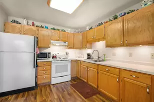 715 Canterberry Ct, West Bend, WI 53090 - Photo 7