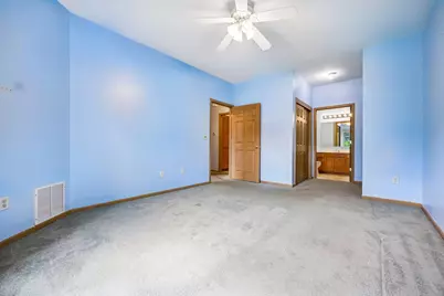 6949 S Rolling Meadows Cir, Oak Creek, WI 53154 - Photo 15