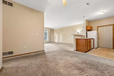 6949 S Rolling Meadows Cir, Oak Creek, WI 53154 - Photo 5