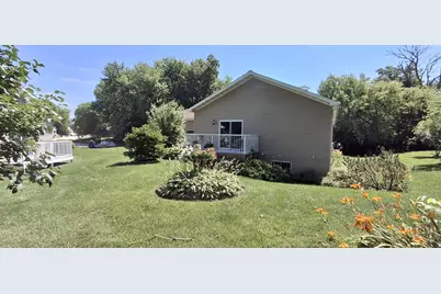 708  Riverview Ct, Jefferson, WI 53549 - Photo 21